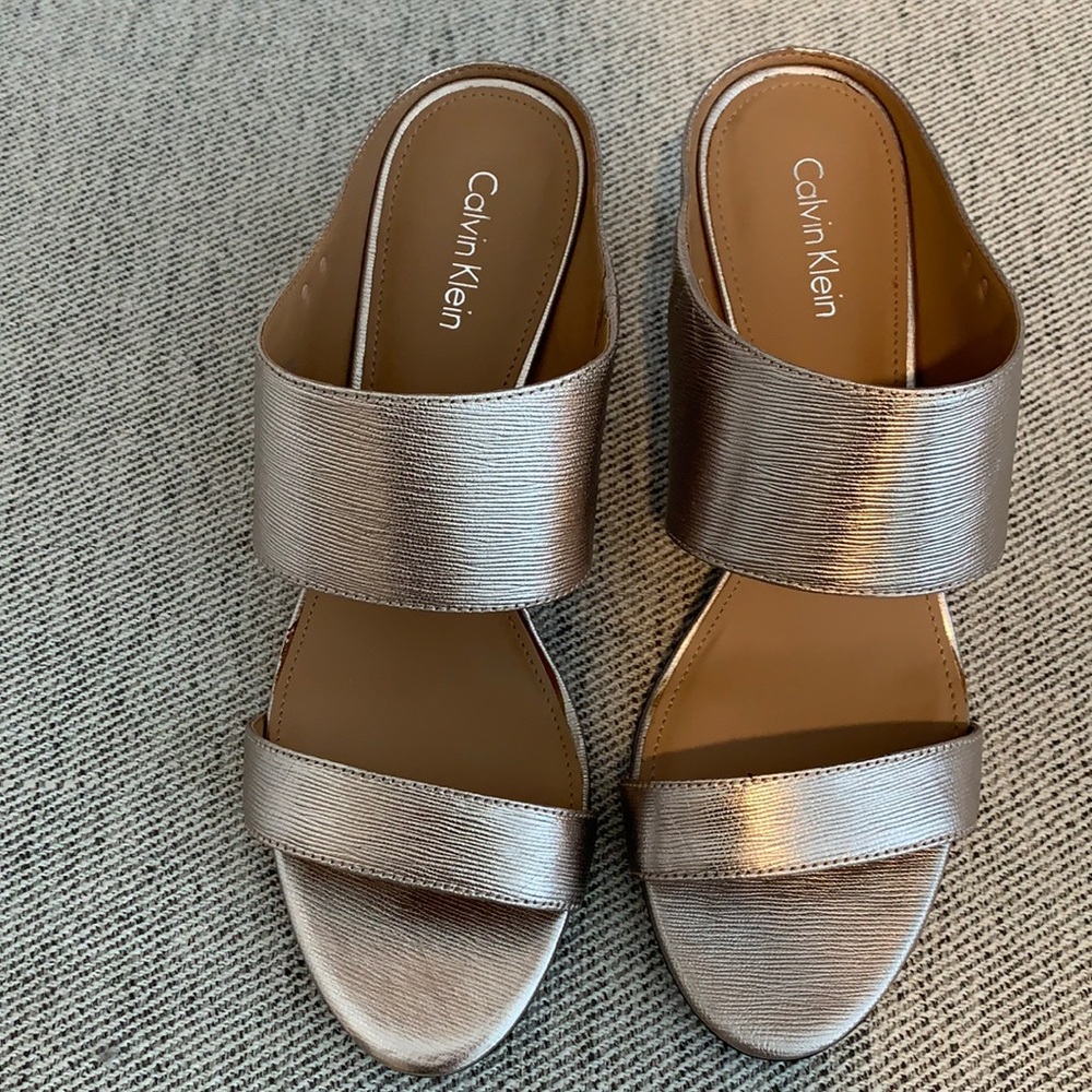NEW ladies shoes, NEW.